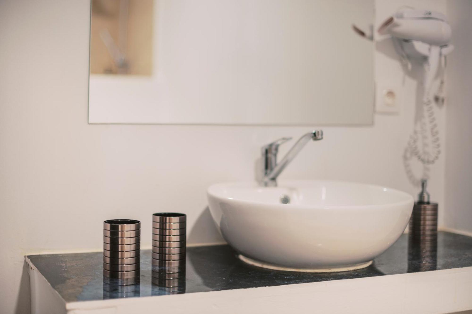 Bamboo Suites Hotel Ялисос Екстериор снимка