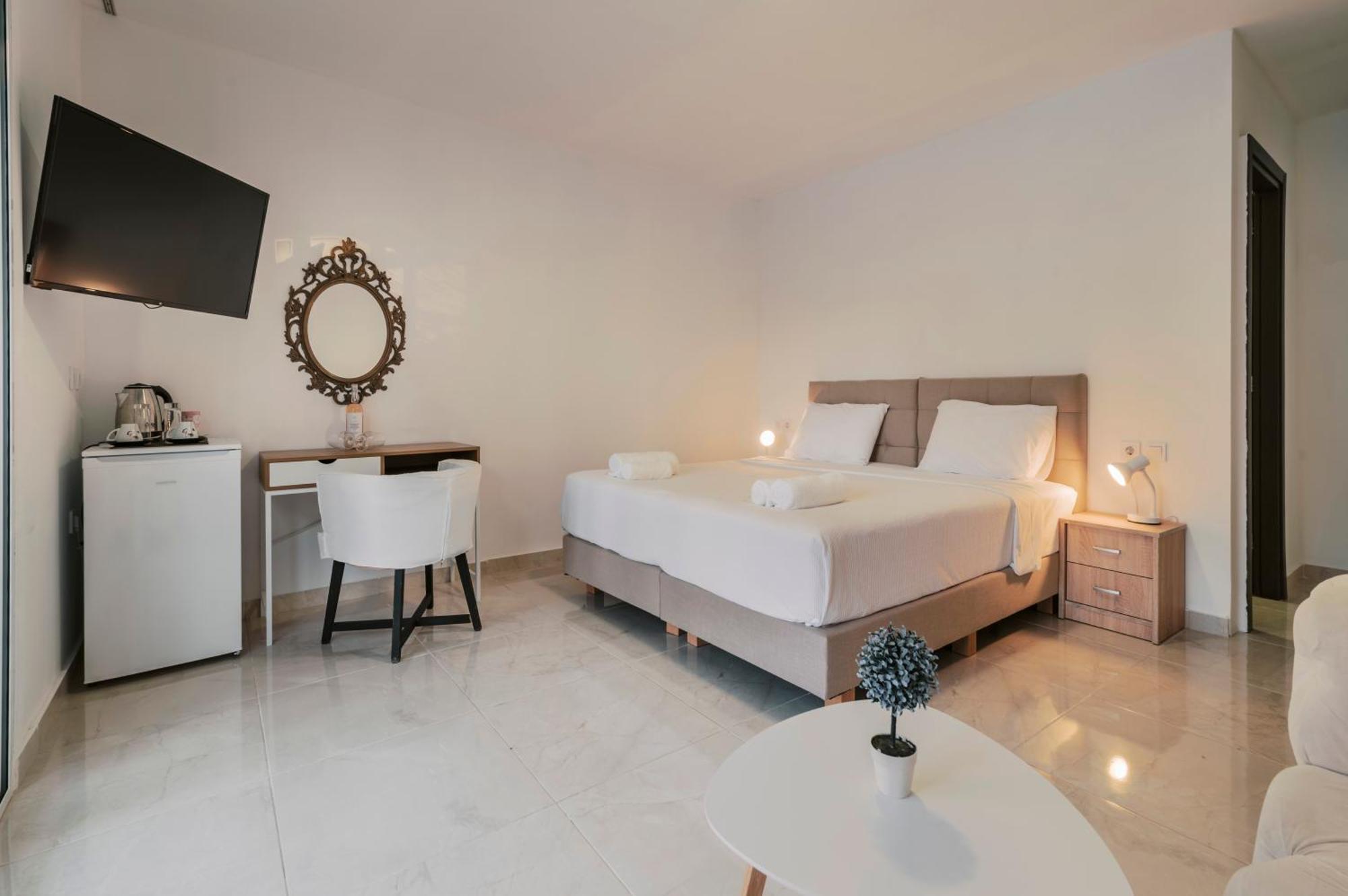 Bamboo Suites Hotel Ялисос Екстериор снимка