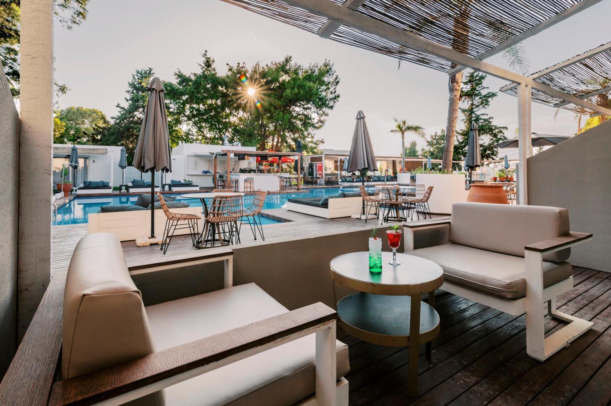 Bamboo Suites Hotel Ялисос Екстериор снимка