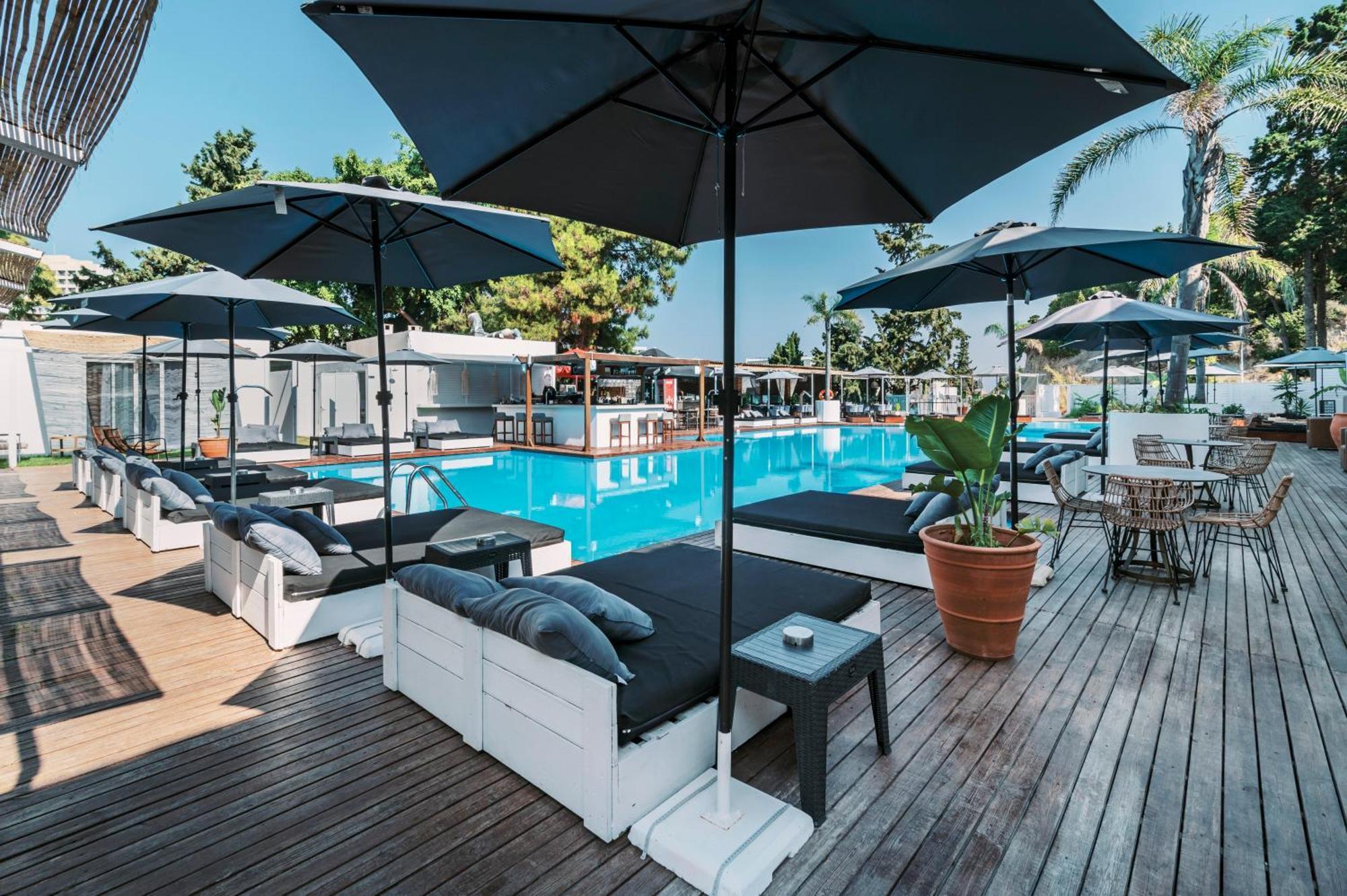 Bamboo Suites Hotel Ялисос Екстериор снимка