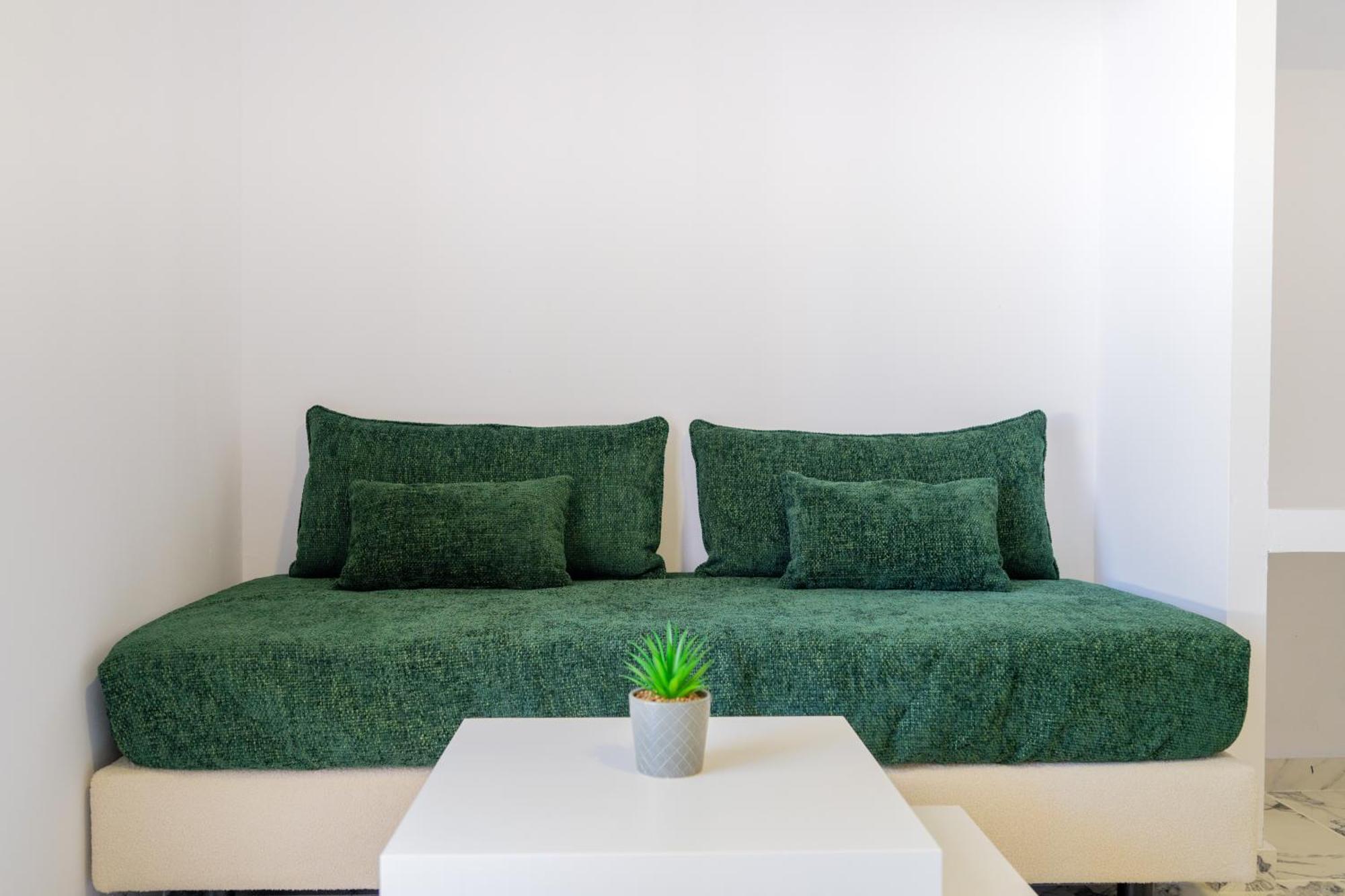 Bamboo Suites Hotel Ялисос Екстериор снимка